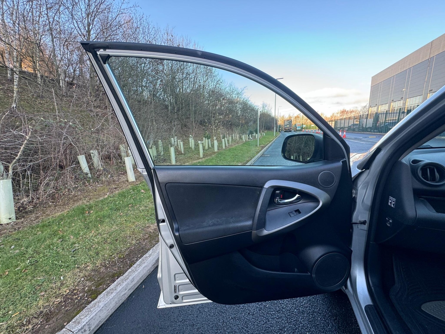 Used Toyota RAV4 for sale - 77230604: Photo 29