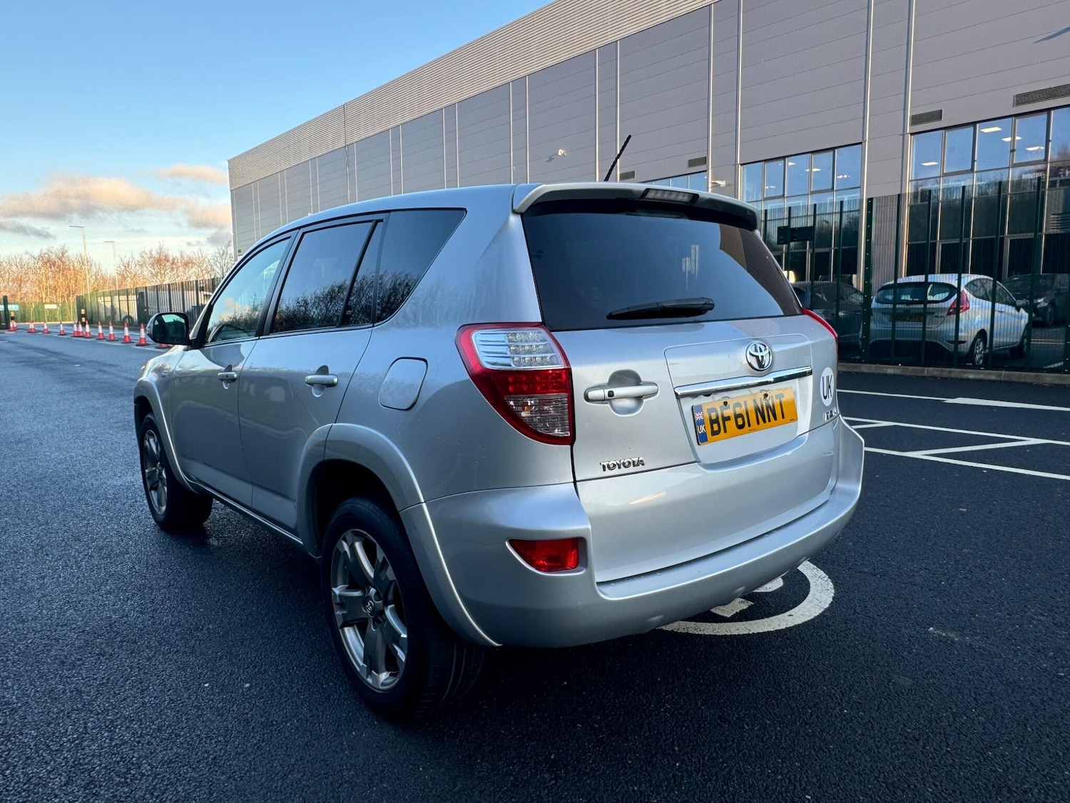 Used Toyota RAV4 for sale - 77230604: Photo 8