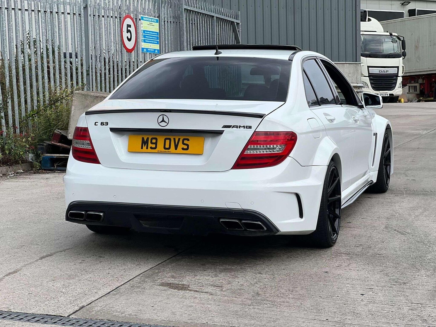 Used Mercedes-Benz C Class 2013 for sale - 76645595: Photo 2