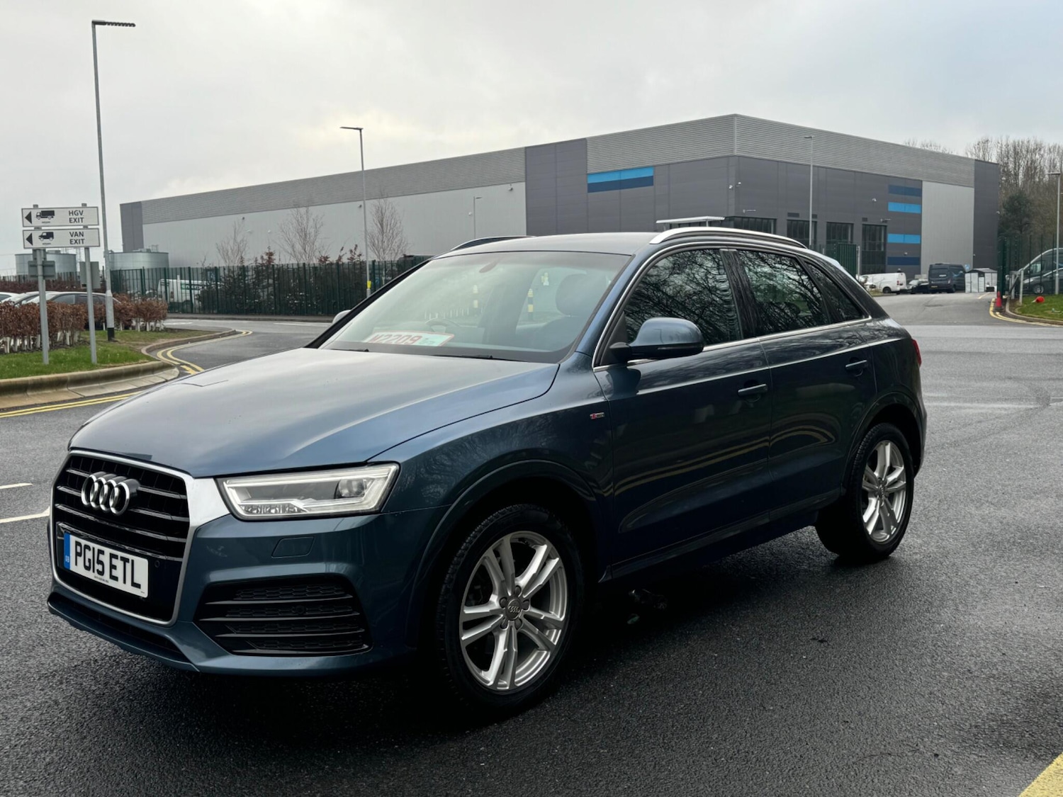 Used Audi Q3 2015 for sale - 77238159: Photo 3