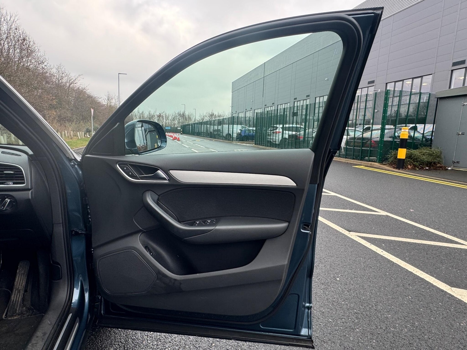 Used Audi Q3 2015 for sale - 77238159: Photo 35