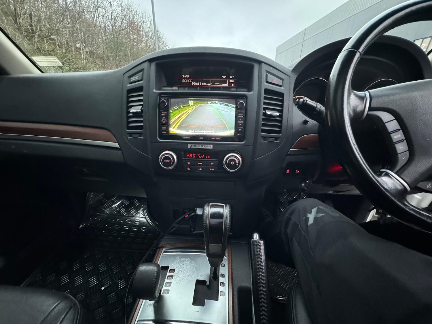 Used Mitsubishi Shogun 2014 for sale - 77320417: Photo 24