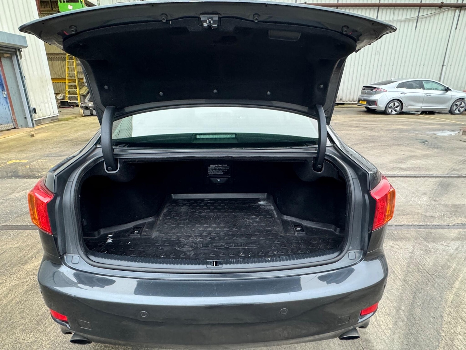 Used Lexus IS 2009 for sale - 77040684: Photo 37