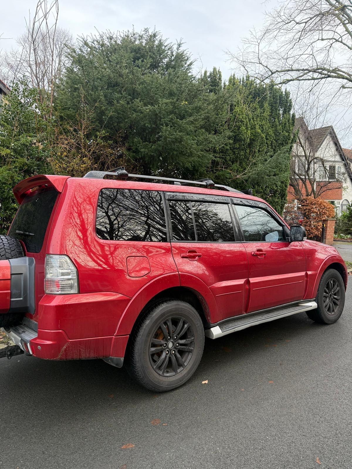 Used Mitsubishi Shogun 2012 for sale - 76965449: Photo 1