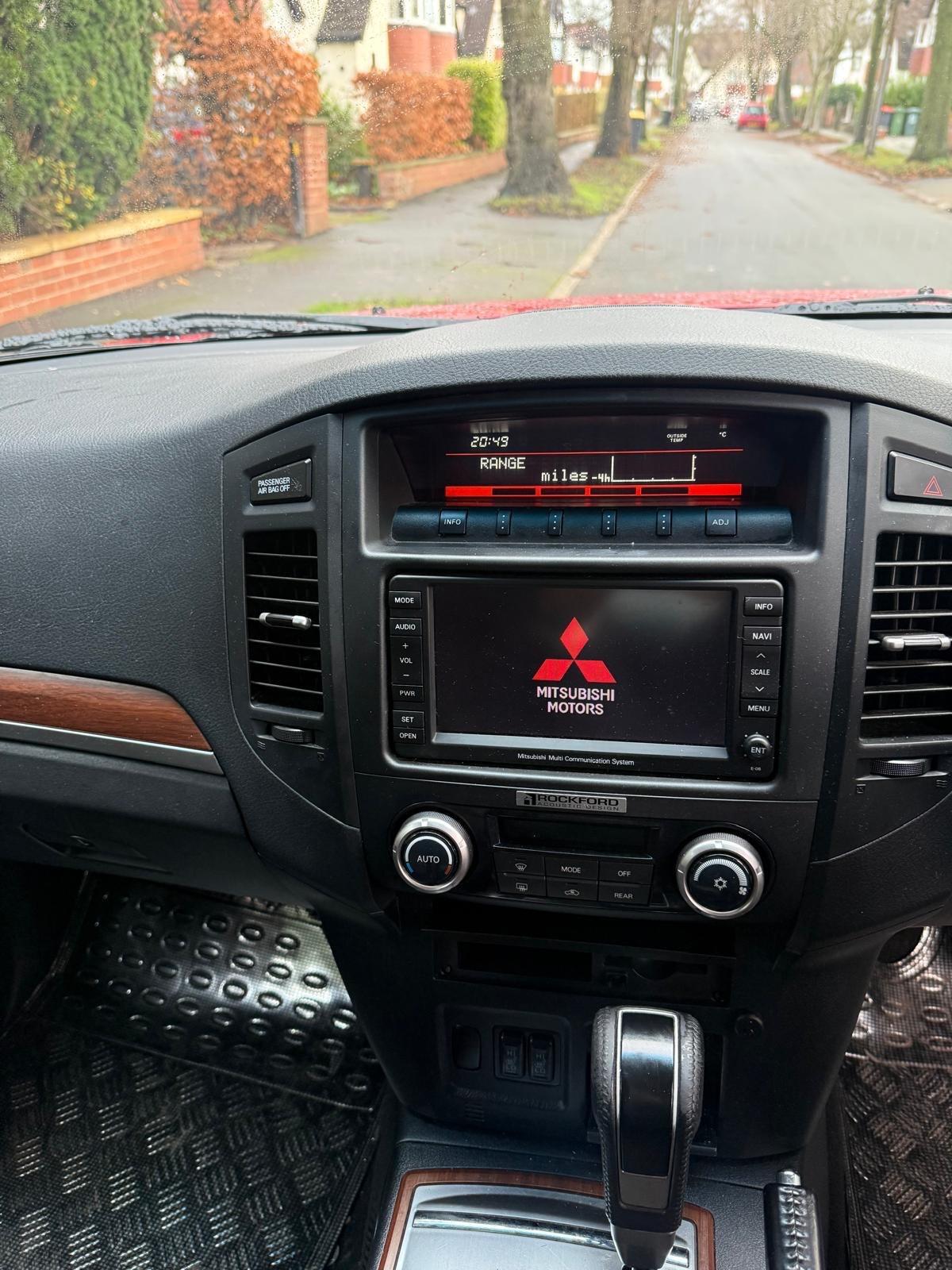 Used Mitsubishi Shogun 2012 for sale - 76965449: Photo 10