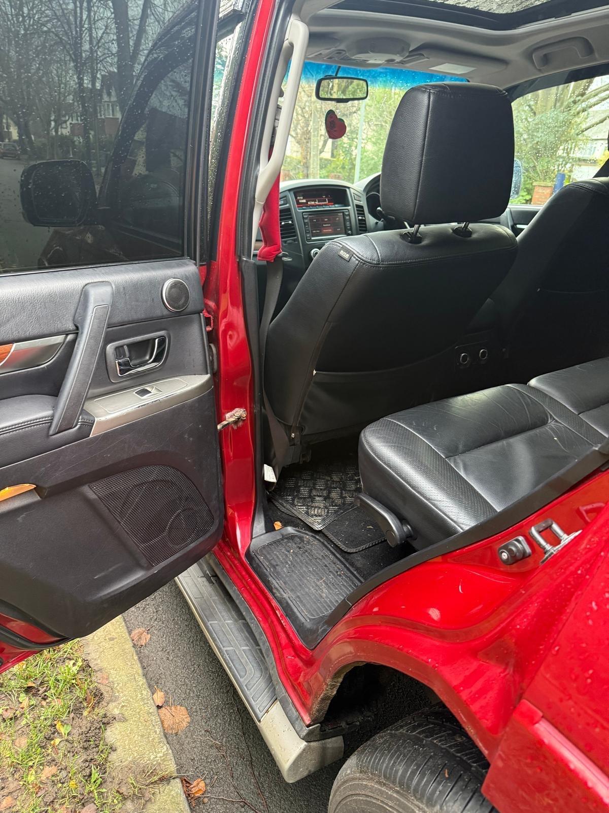 Used Mitsubishi Shogun 2012 for sale - 76965449: Photo 16