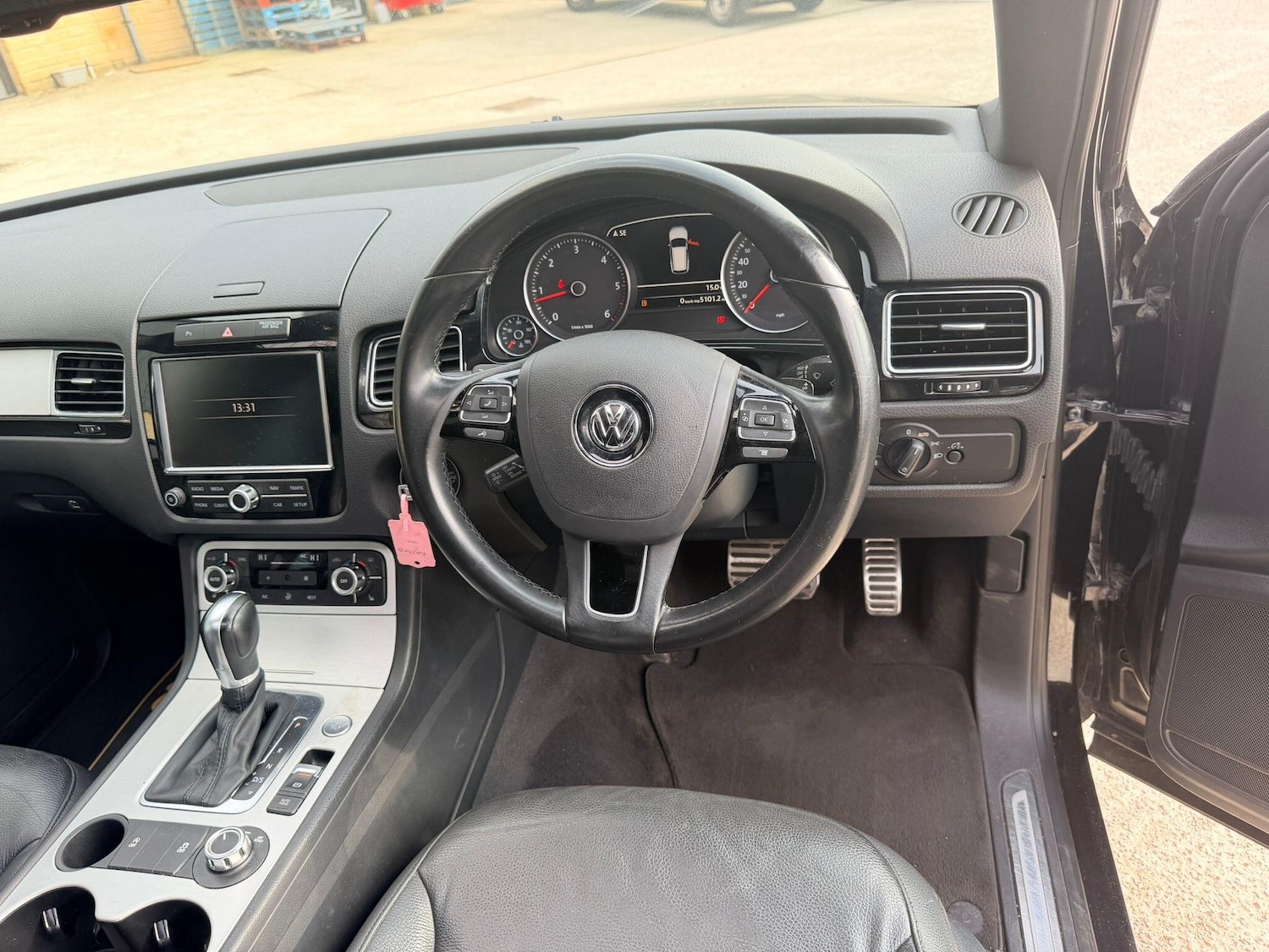 Used Volkswagen Touareg 2013 for sale - 77978083: Photo 32