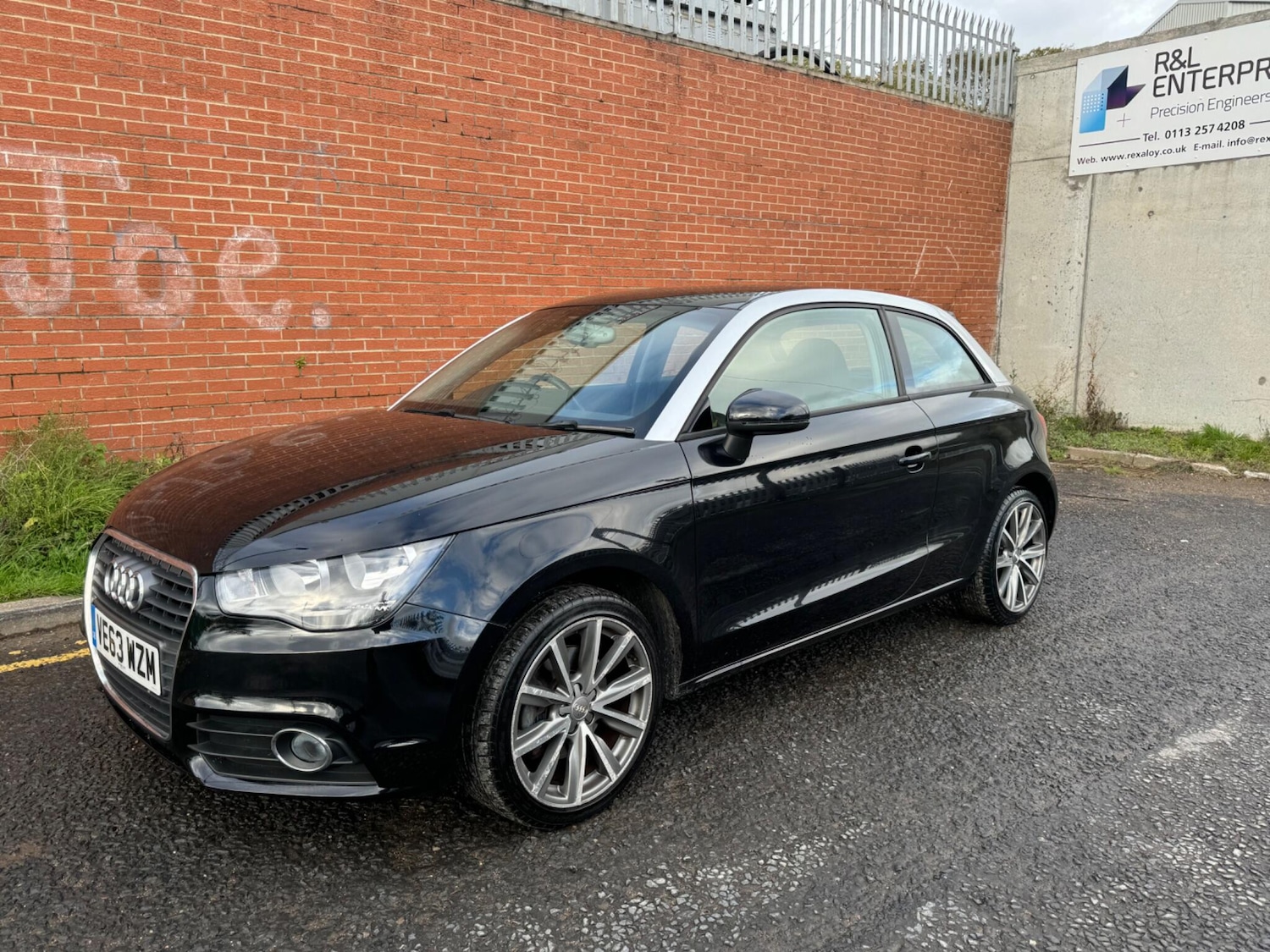 Used Audi A1 2014 for sale - 76645643: Photo 2