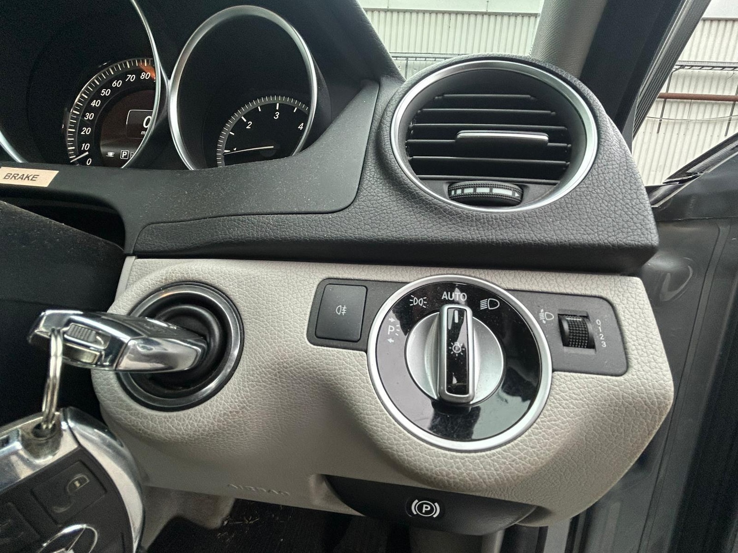 Used Mercedes-Benz C Class 2012 for sale - 76849875: Photo 29