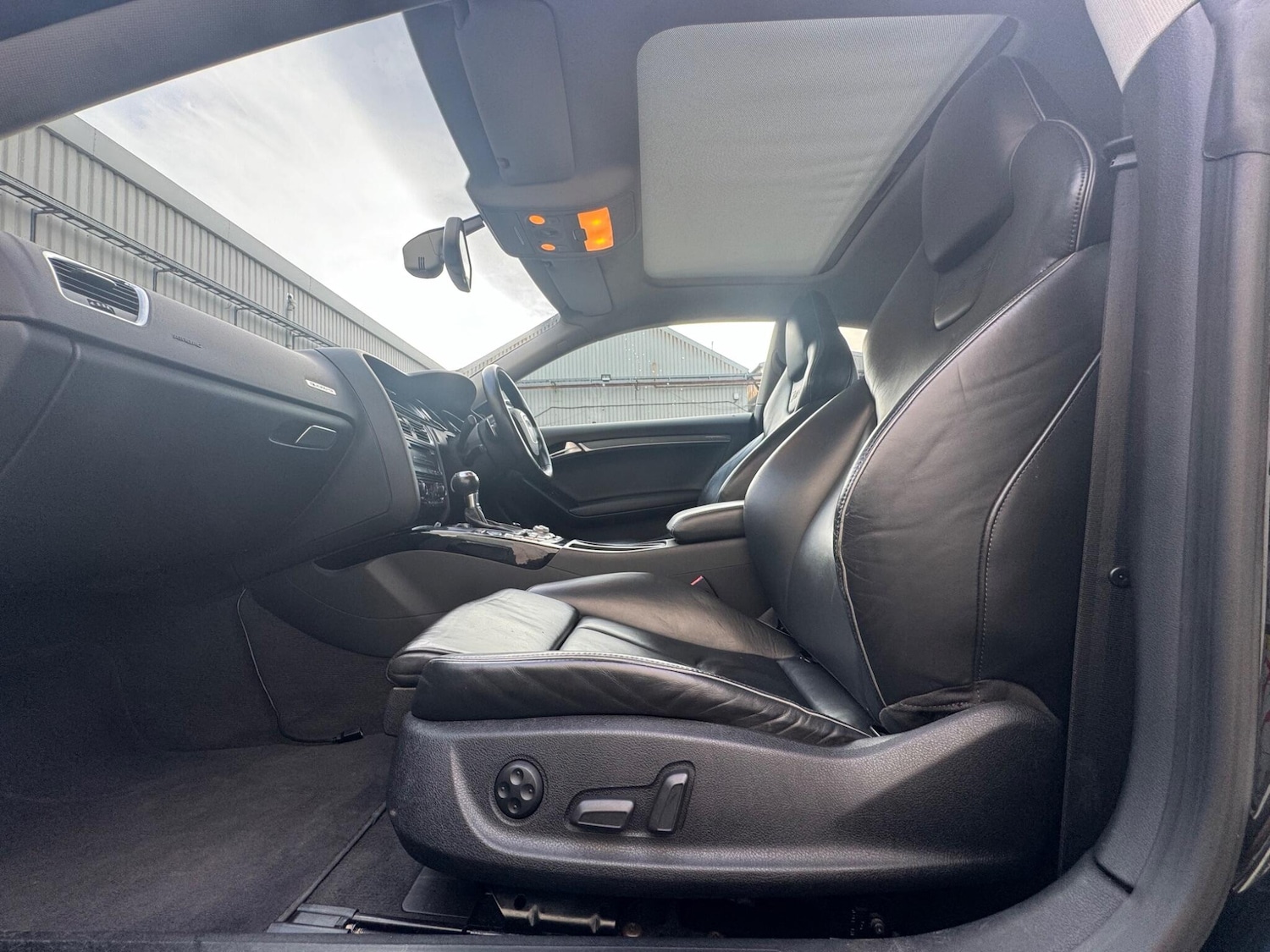 Used Audi RS5 2011 for sale - 76965119: Photo 44