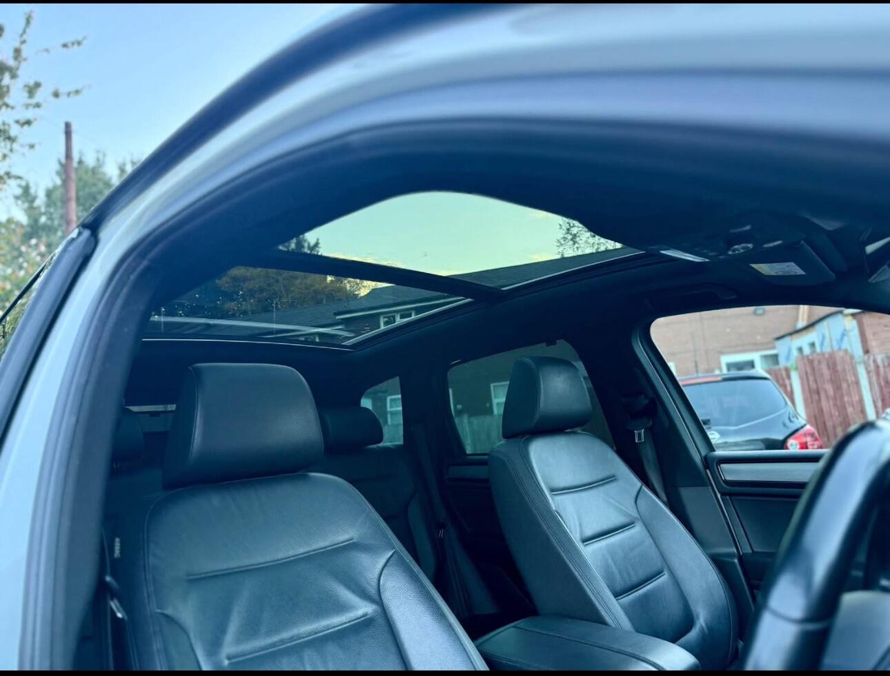 Used Volkswagen Touareg for sale - 76608503: Photo 6