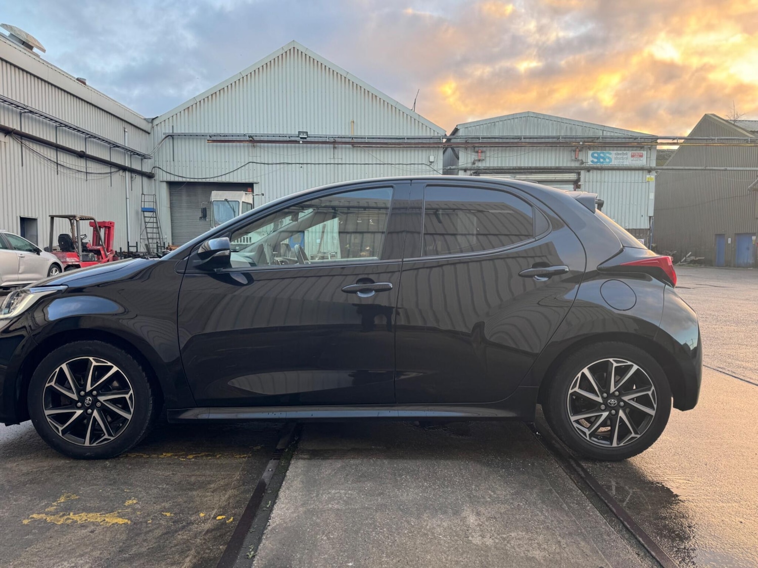 Used Toyota Yaris 2020 for sale - 76801058: Photo 13