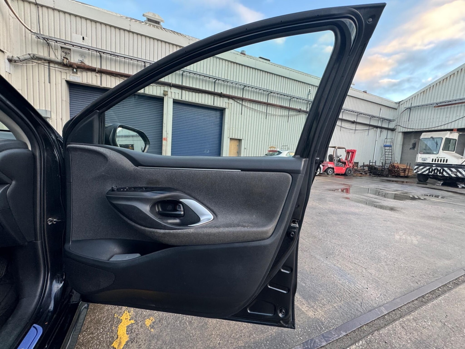 Used Toyota Yaris 2020 for sale - 76801058: Photo 25