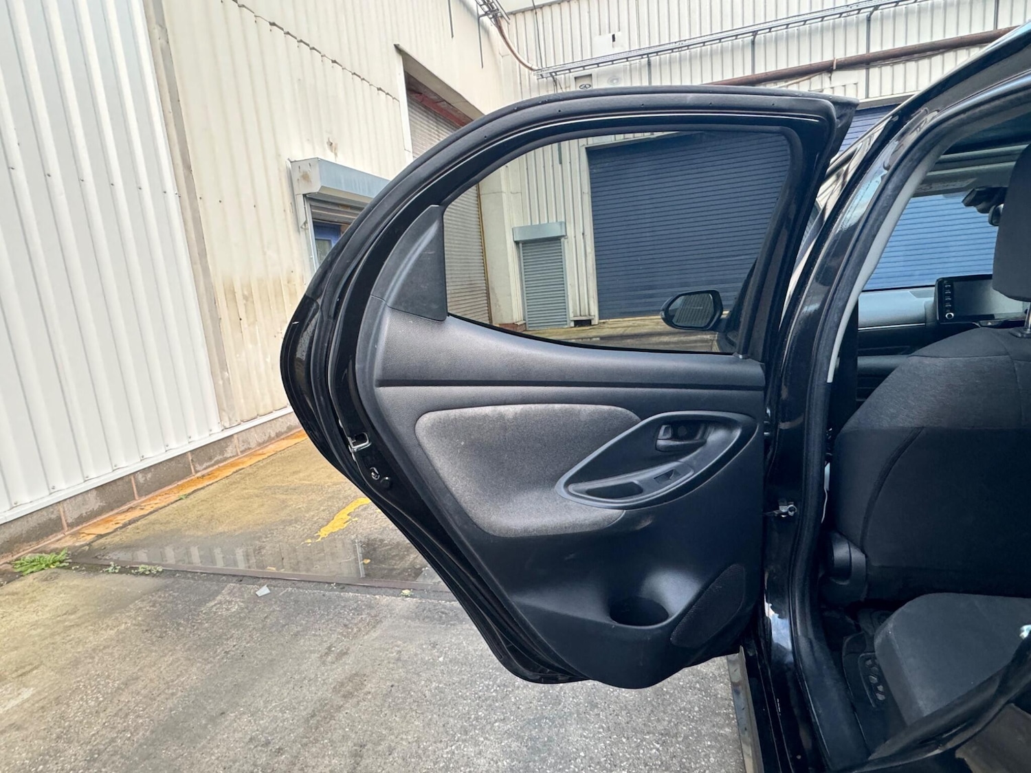 Used Toyota Yaris 2020 for sale - 76801058: Photo 28