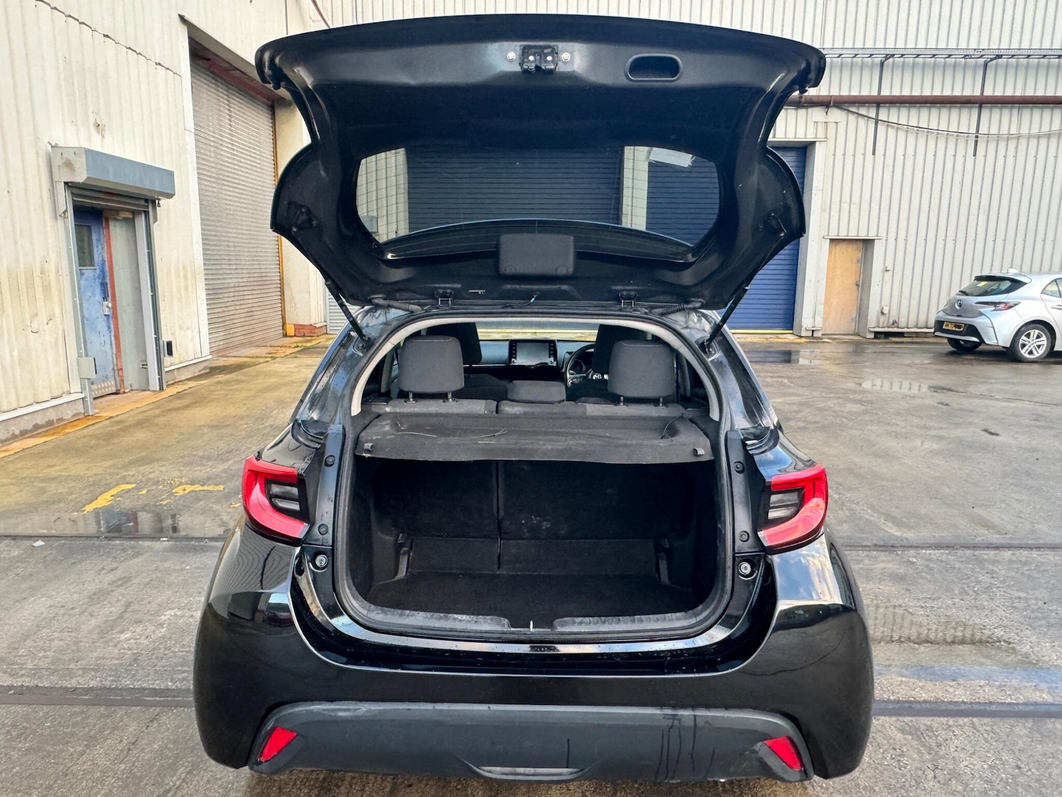 Used Toyota Yaris 2020 for sale - 76801058: Photo 43