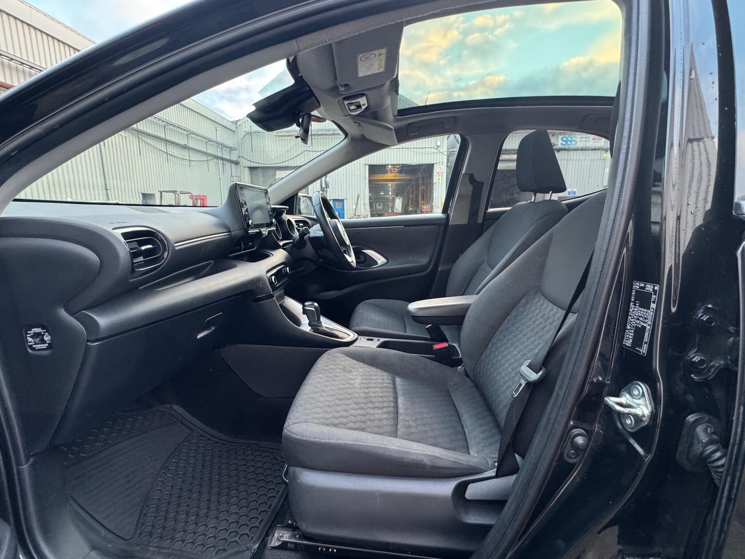 Used Toyota Yaris 2020 for sale - 76801058: Photo 49