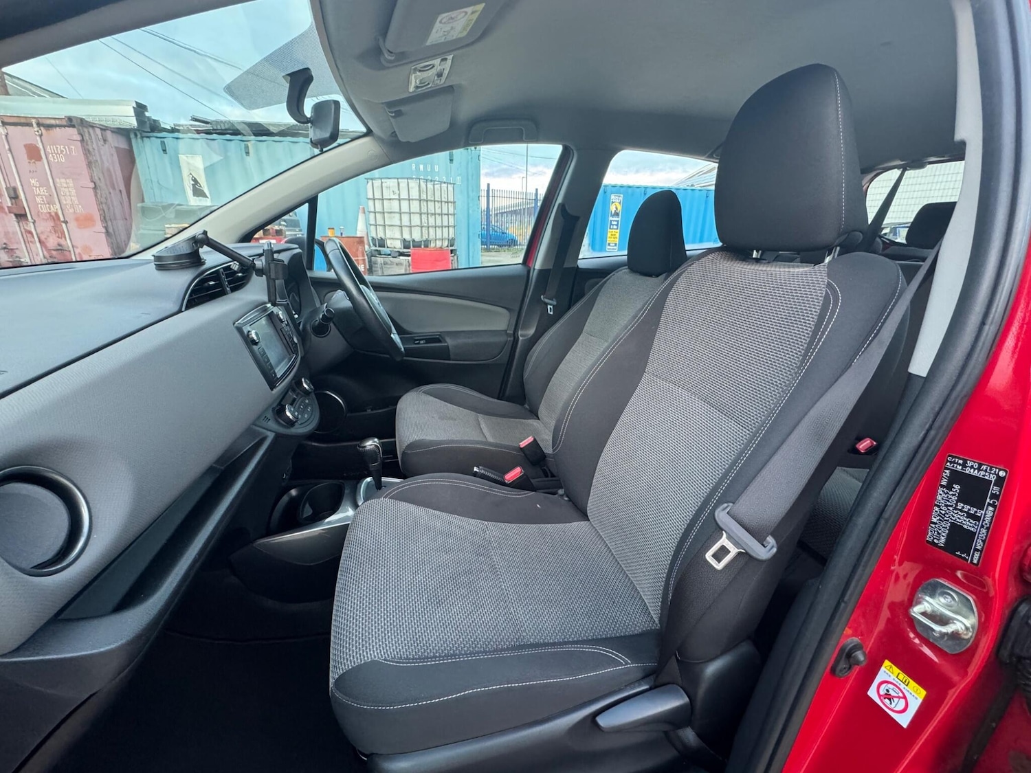 Used Toyota Yaris 2017 for sale - 77074670: Photo 10