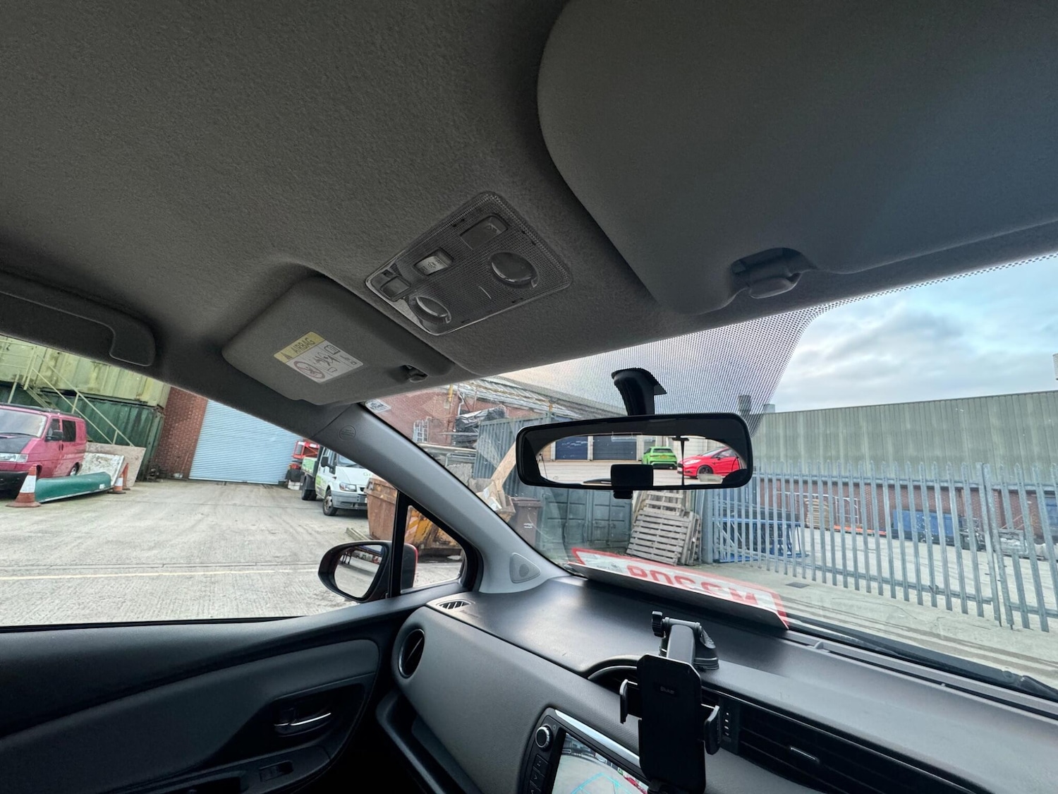 Used Toyota Yaris 2017 for sale - 77074670: Photo 26