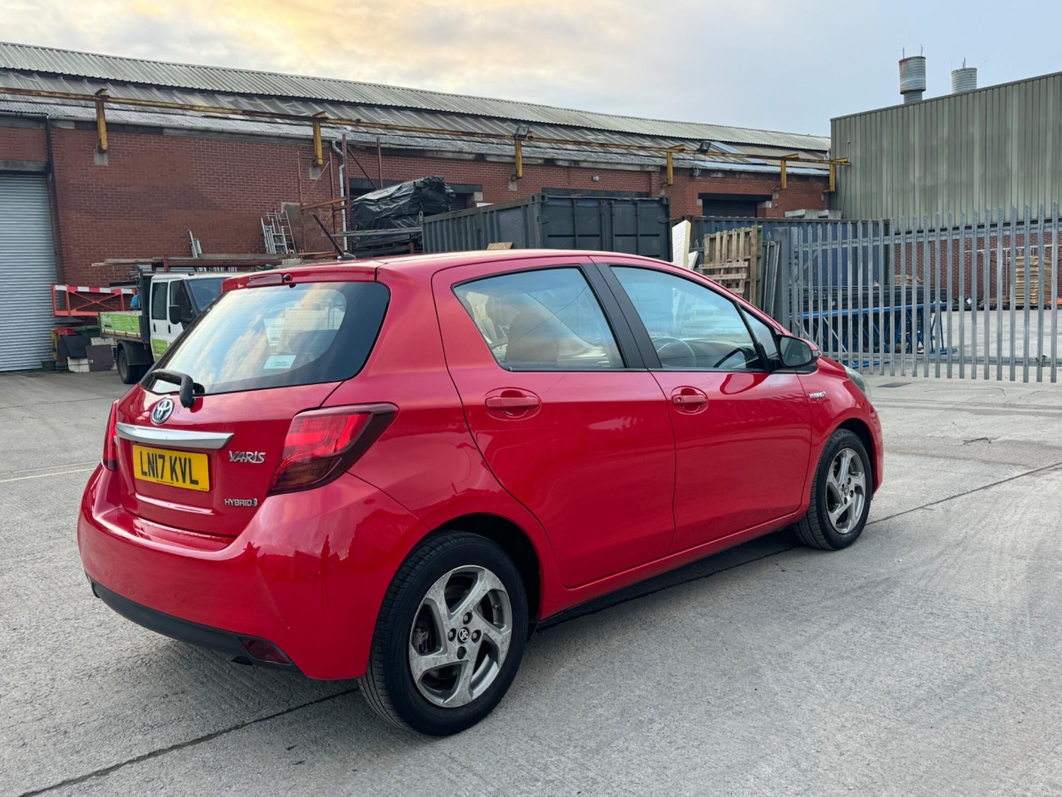 Used Toyota Yaris 2017 for sale - 77074670: Photo 6