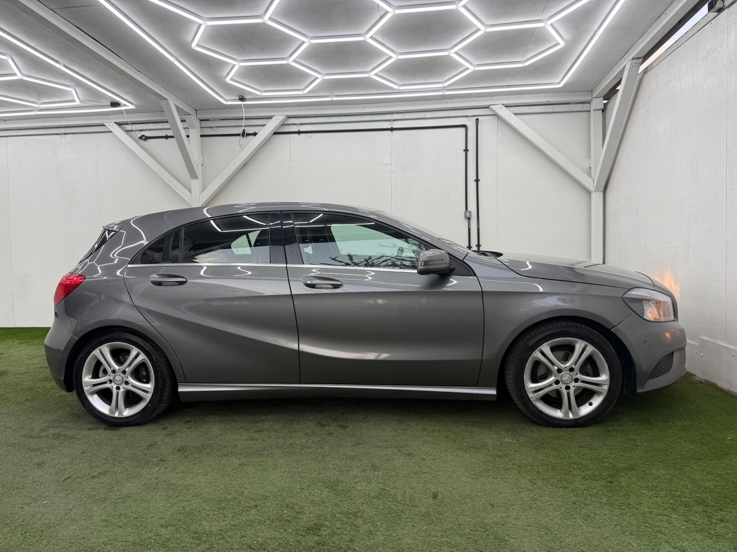 Used Mercedes-Benz A-Class 2015 for sale - 78184953: Photo 5