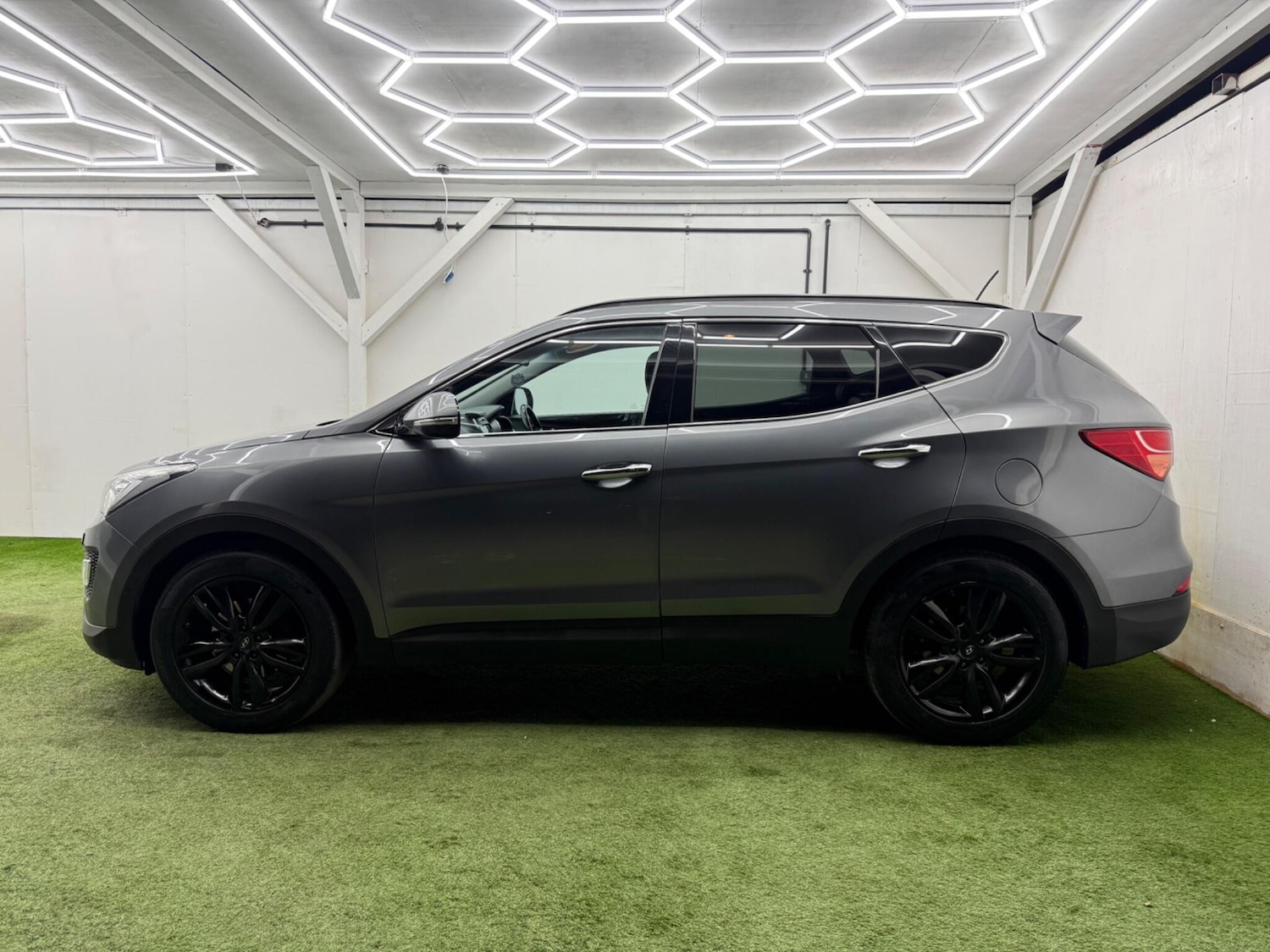 Used Hyundai Santa Fe 2015 for sale - 77783913: Photo 10