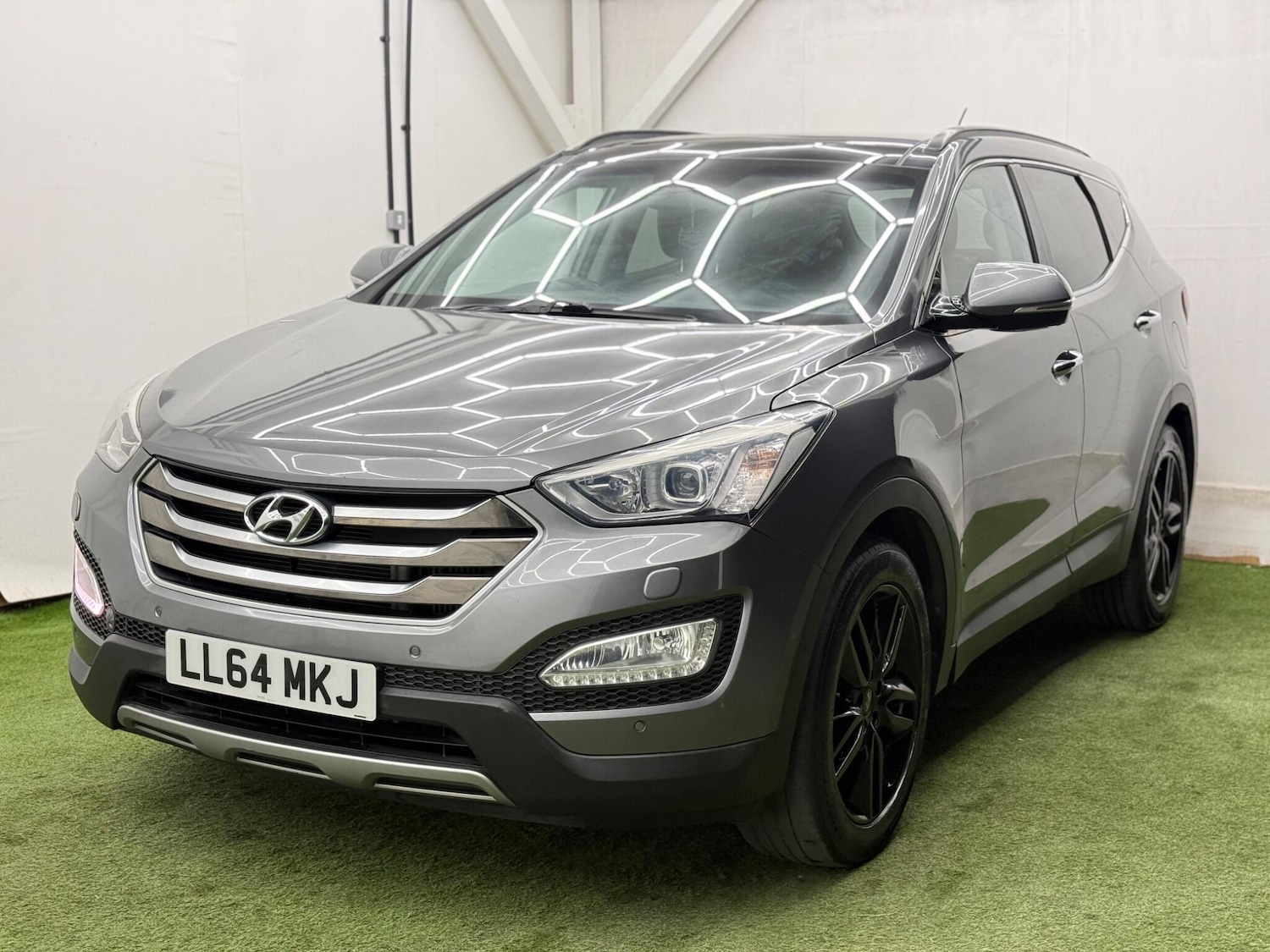 Used Hyundai Santa Fe 2015 for sale - 77783913: Photo 11