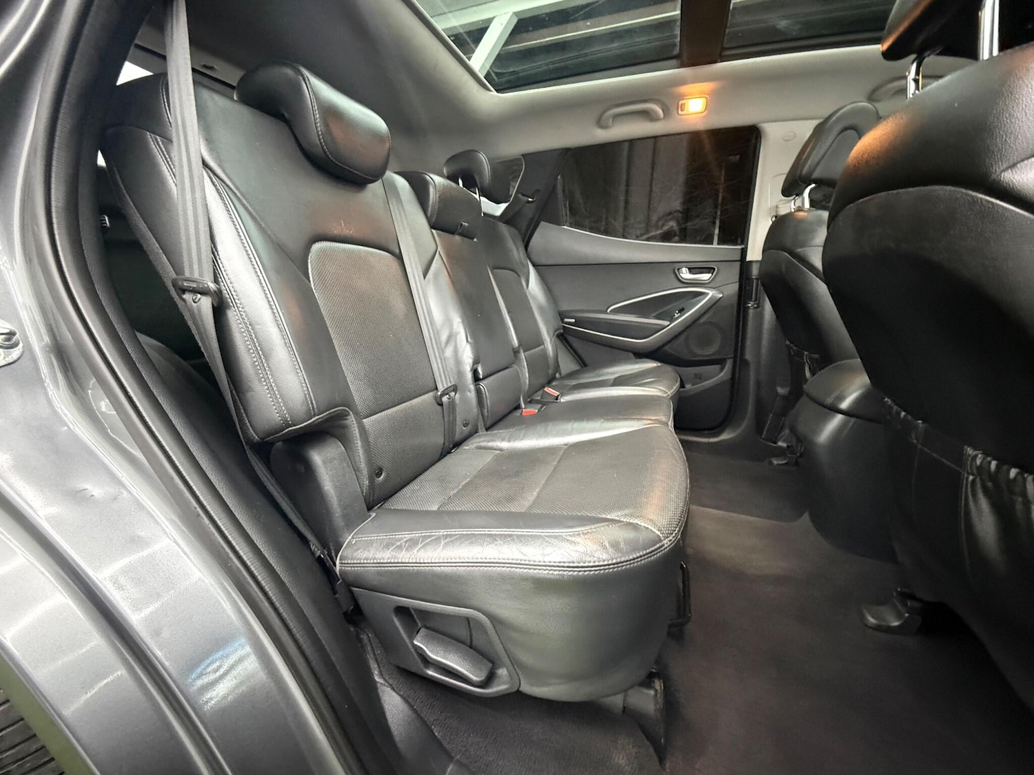 Used Hyundai Santa Fe 2015 for sale - 77783913: Photo 21