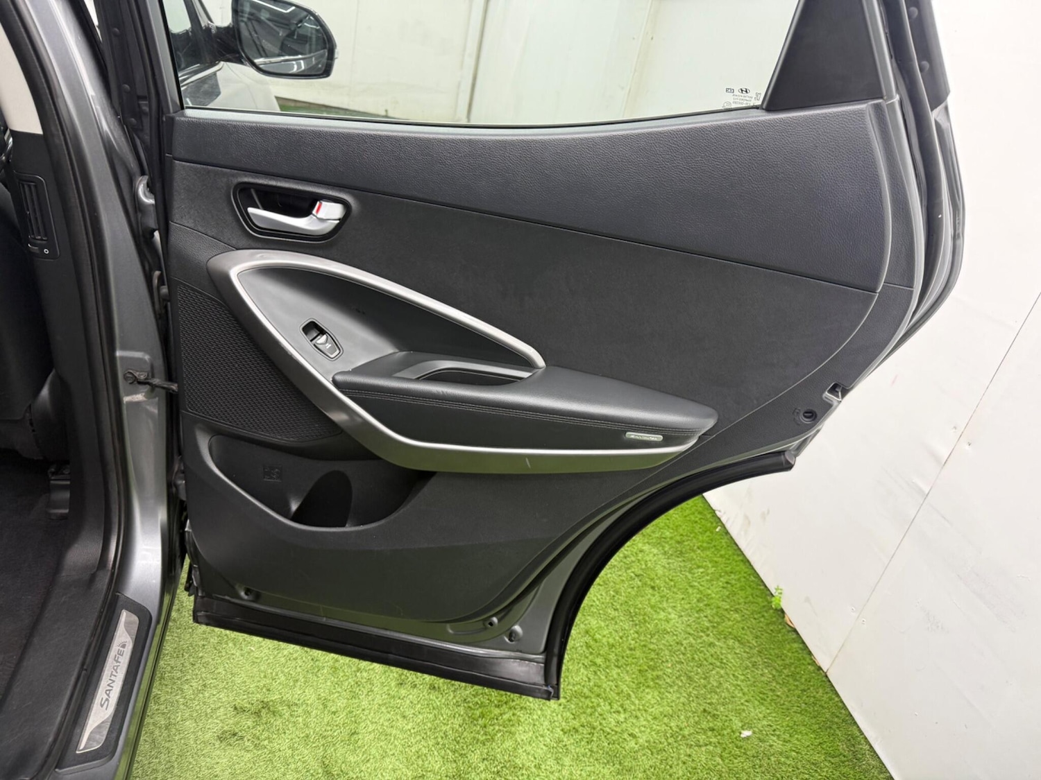 Used Hyundai Santa Fe 2015 for sale - 77783913: Photo 24