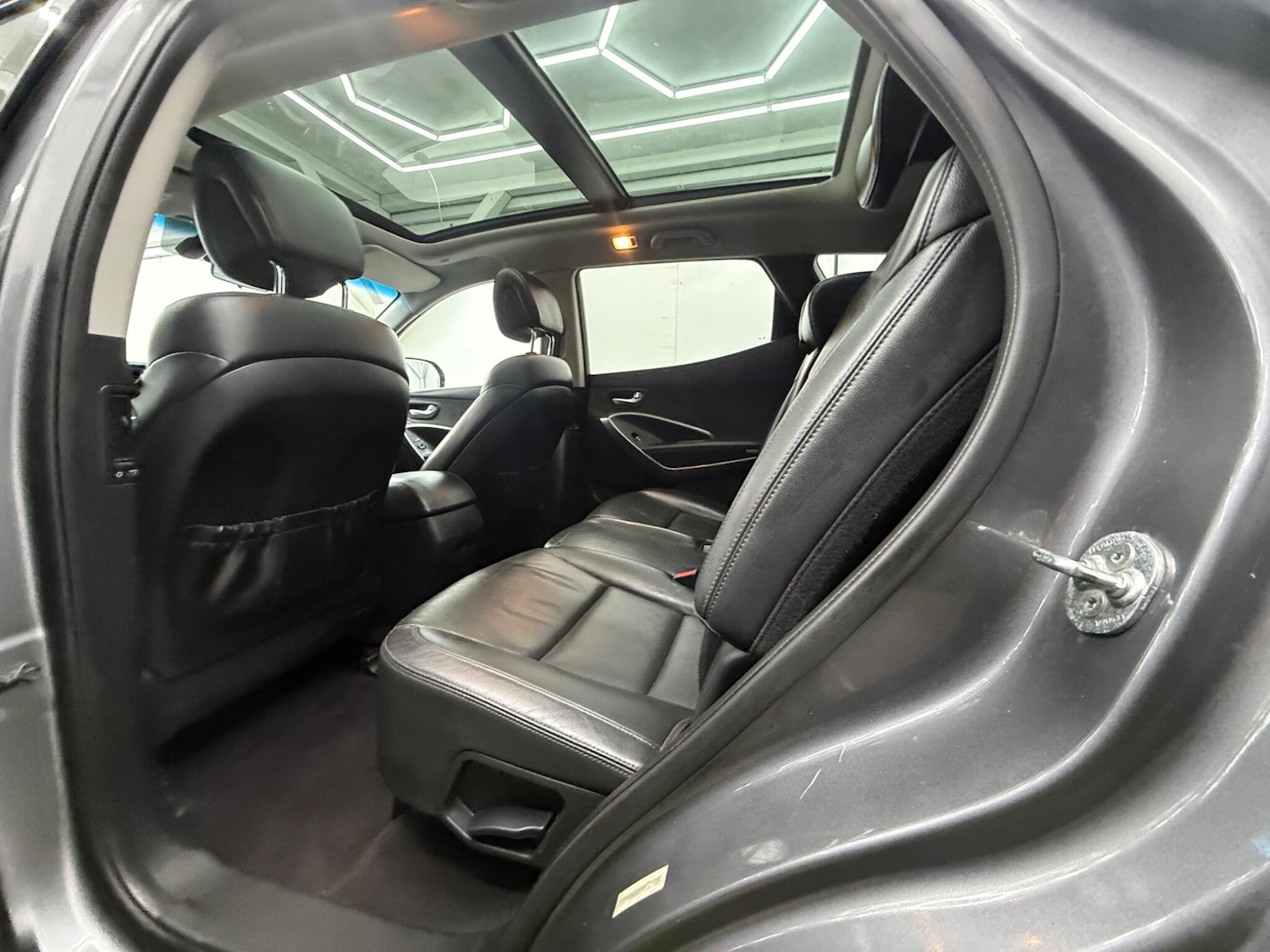 Used Hyundai Santa Fe 2015 for sale - 77783913: Photo 26