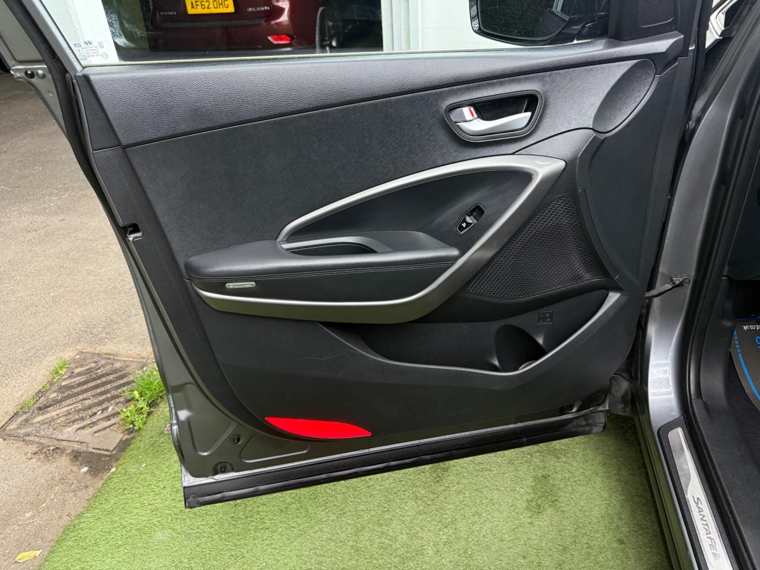 Used Hyundai Santa Fe 2015 for sale - 77783913: Photo 32