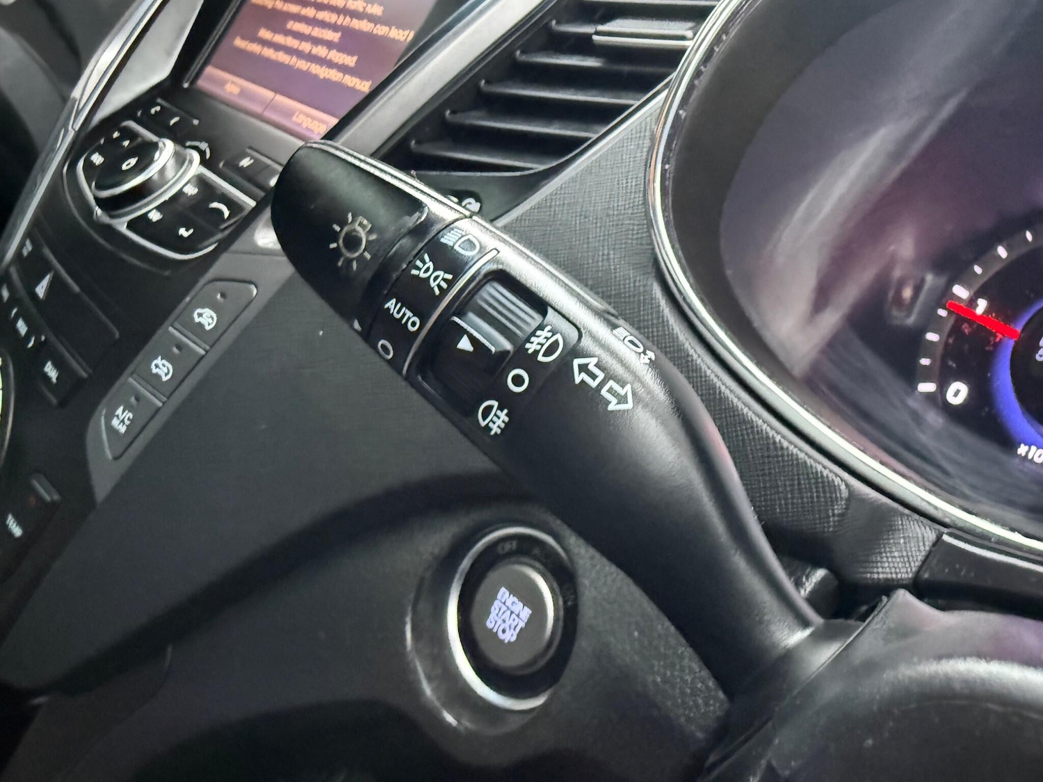 Used Hyundai Santa Fe 2015 for sale - 77783913: Photo 41