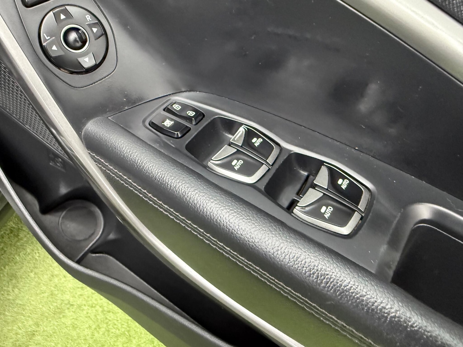 Used Hyundai Santa Fe 2015 for sale - 77783913: Photo 45