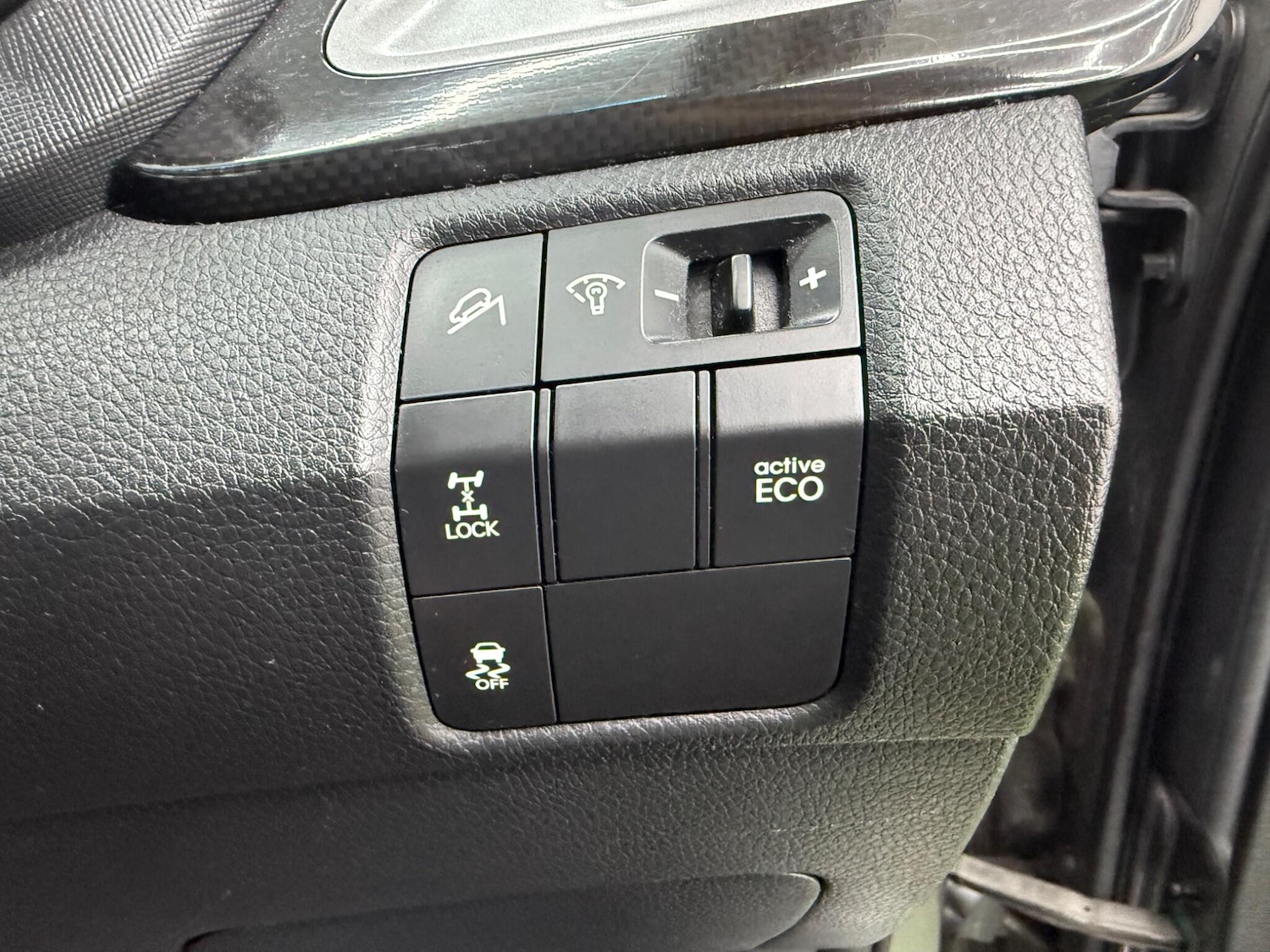 Used Hyundai Santa Fe 2015 for sale - 77783913: Photo 47