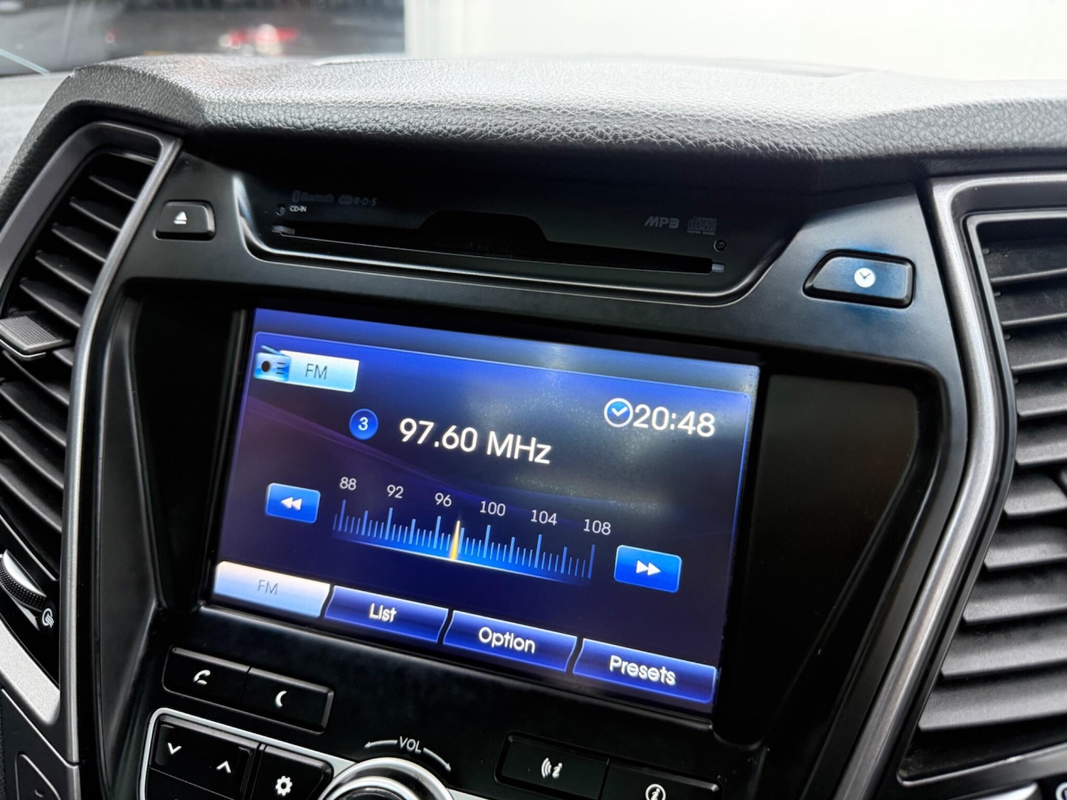 Used Hyundai Santa Fe 2015 for sale - 77783913: Photo 49