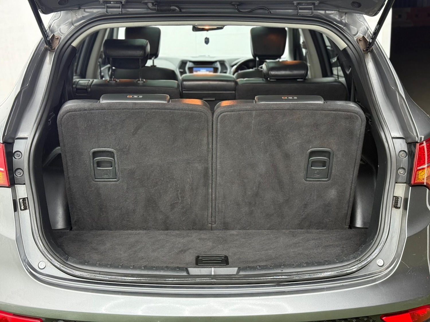 Used Hyundai Santa Fe 2015 for sale - 77783913: Photo 8