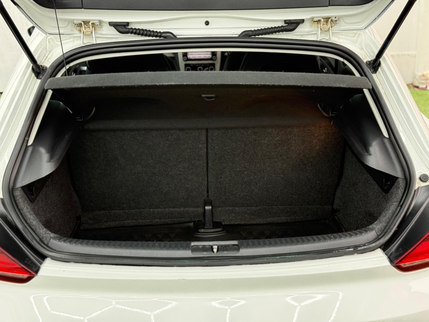 Used Volkswagen Scirocco for sale - 77613049: Photo 8