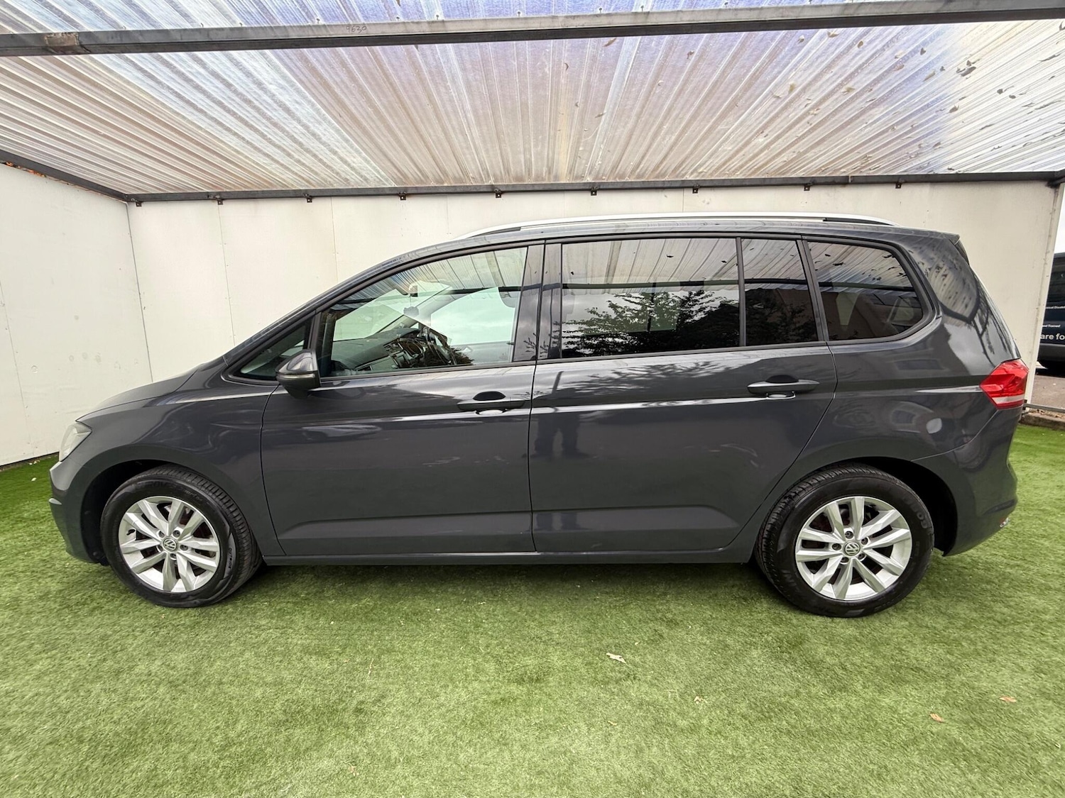Used Volkswagen Touran 2016 for sale - 76201168: Photo 10