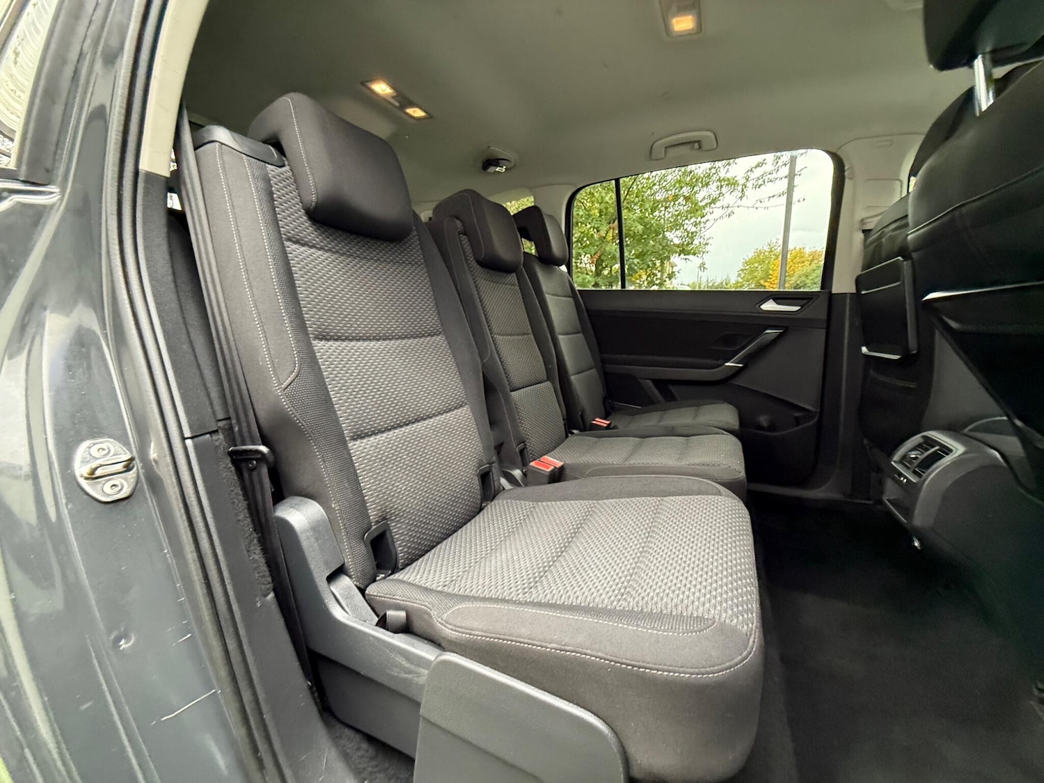 Used Volkswagen Touran 2016 for sale - 76201168: Photo 20