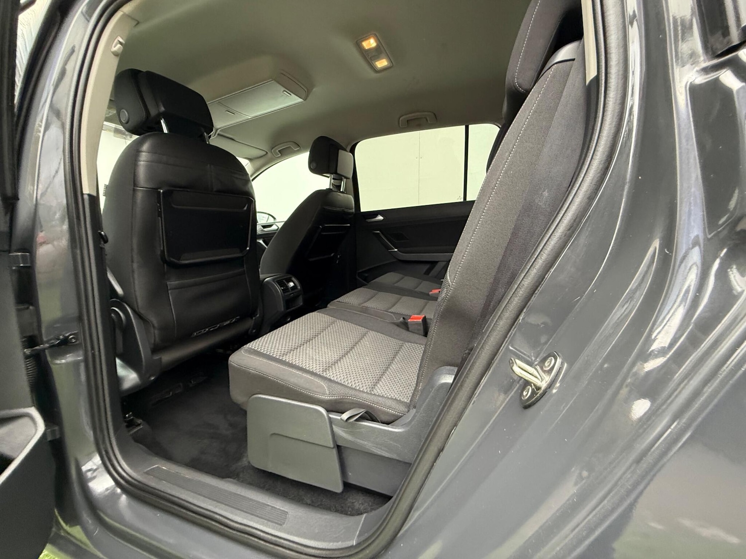 Used Volkswagen Touran 2016 for sale - 76201168: Photo 25