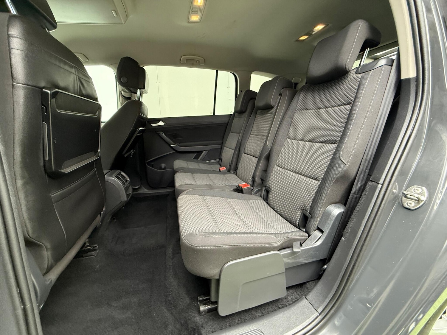 Used Volkswagen Touran 2016 for sale - 76201168: Photo 26