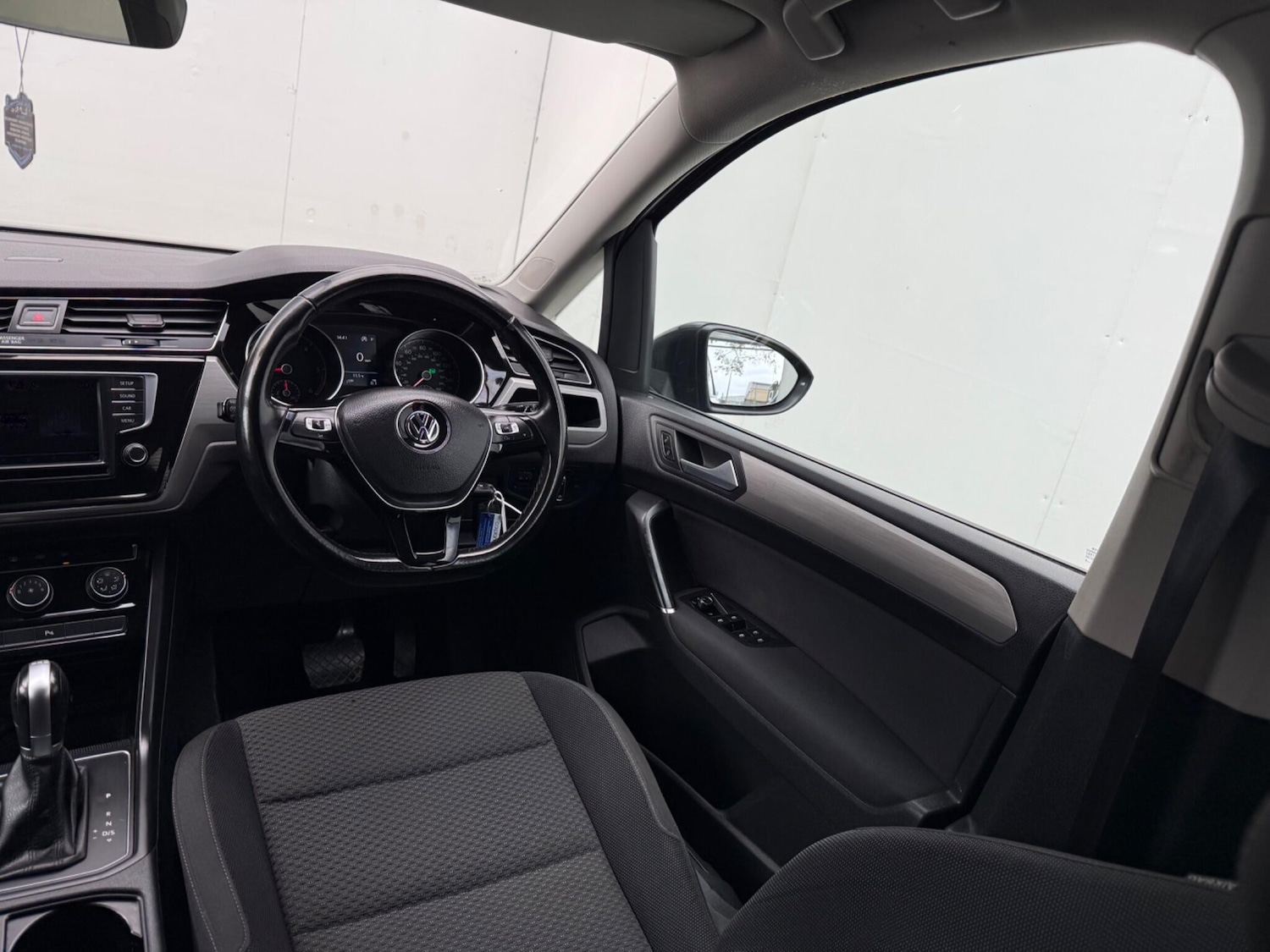 Used Volkswagen Touran 2016 for sale - 76201168: Photo 43