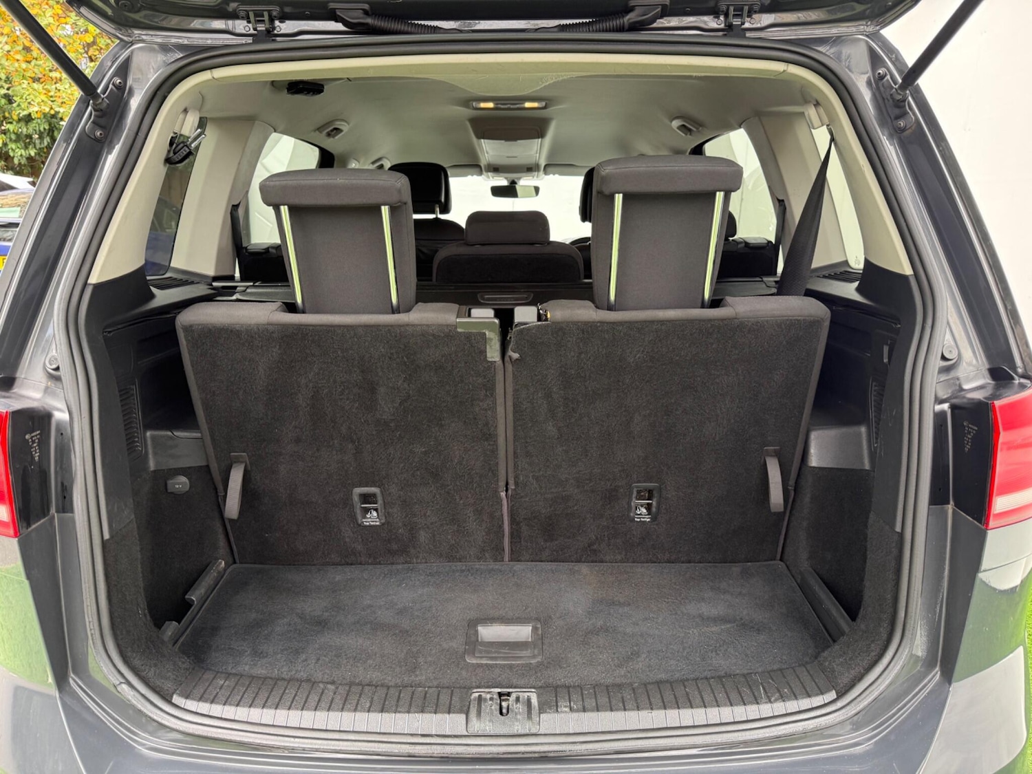 Used Volkswagen Touran 2016 for sale - 76201168: Photo 8