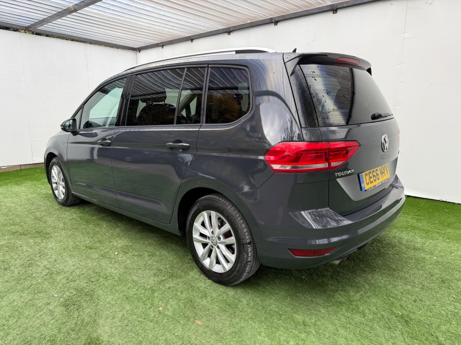 Used Volkswagen Touran 2016 for sale - 76201168: Photo 9