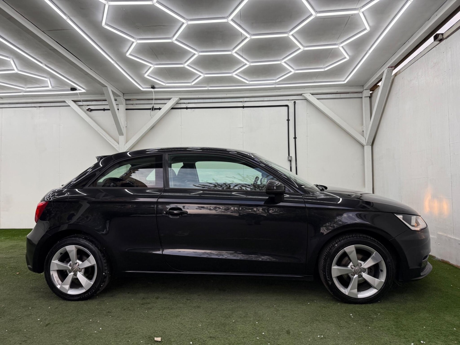 Used Audi A1 2016 for sale - 78203726: Photo 2