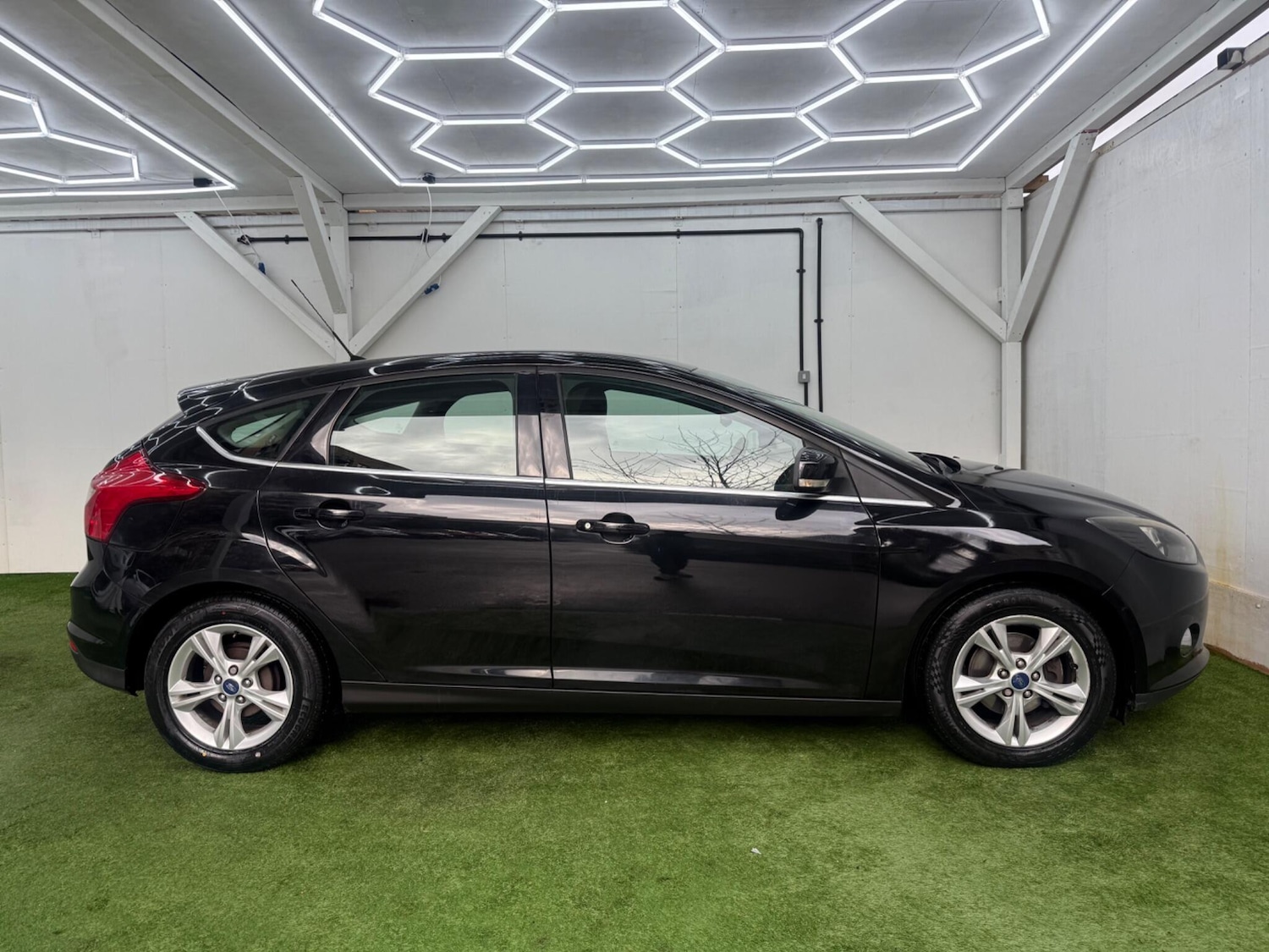 Used Ford Focus for sale - 77496547: Photo 2