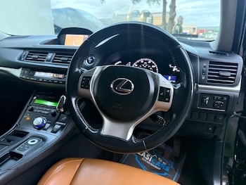 Used Lexus CT 2013 for sale - 76199871: Photo 2