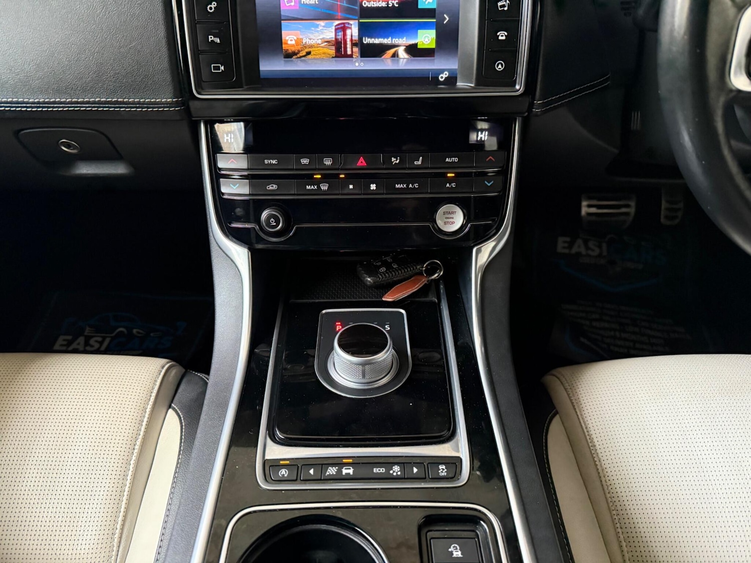 Used Jaguar XE 2016 for sale - 76688885: Photo 30