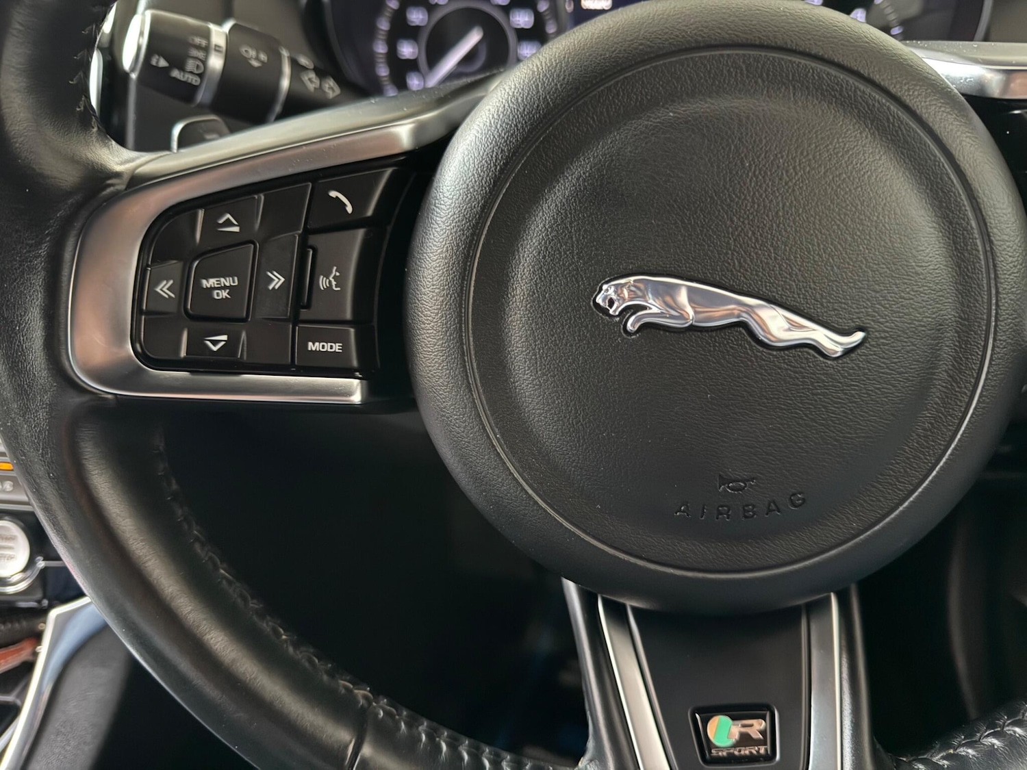 Used Jaguar XE 2016 for sale - 76688885: Photo 34