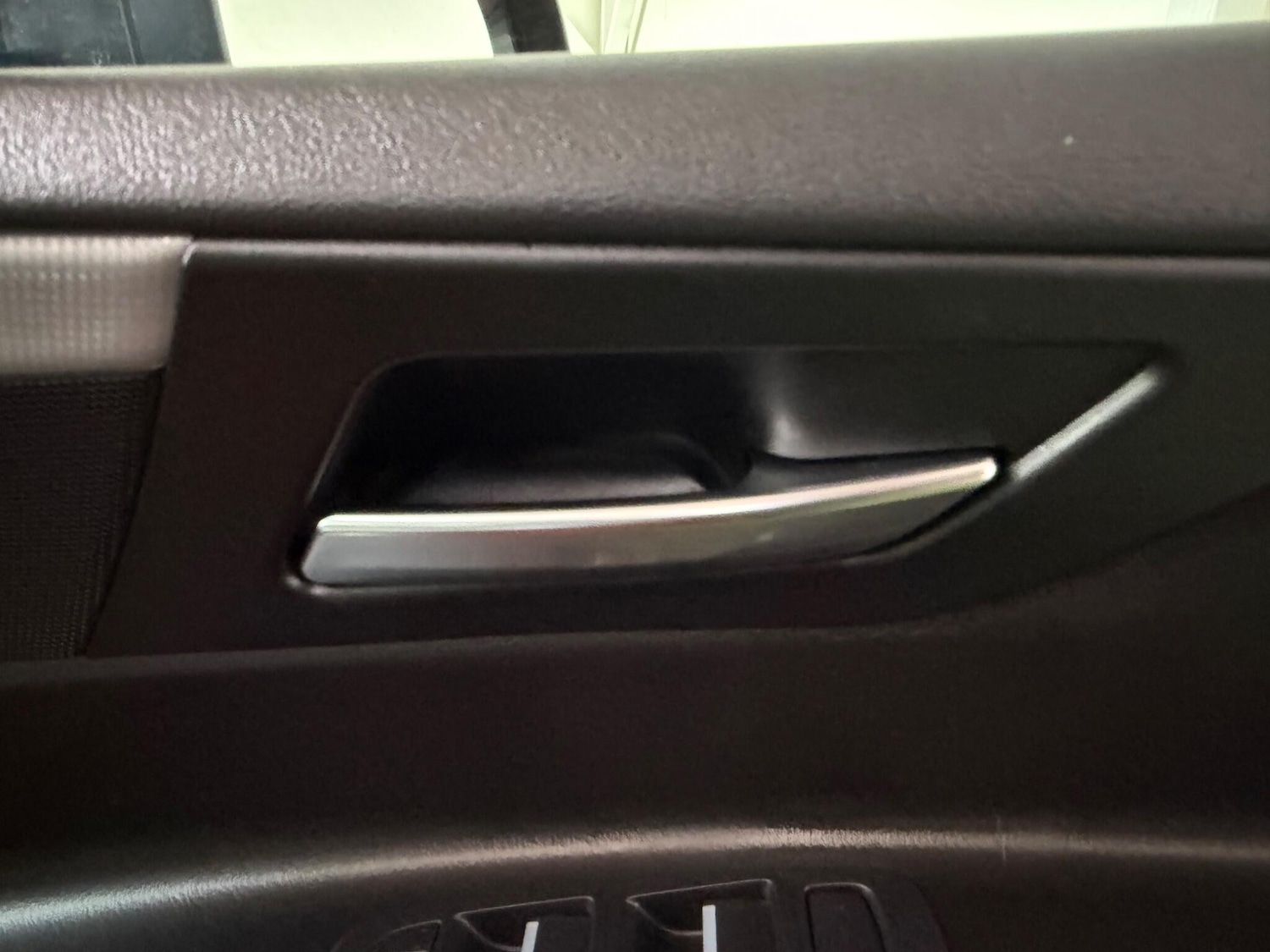 Used Jaguar XE 2016 for sale - 76688885: Photo 41