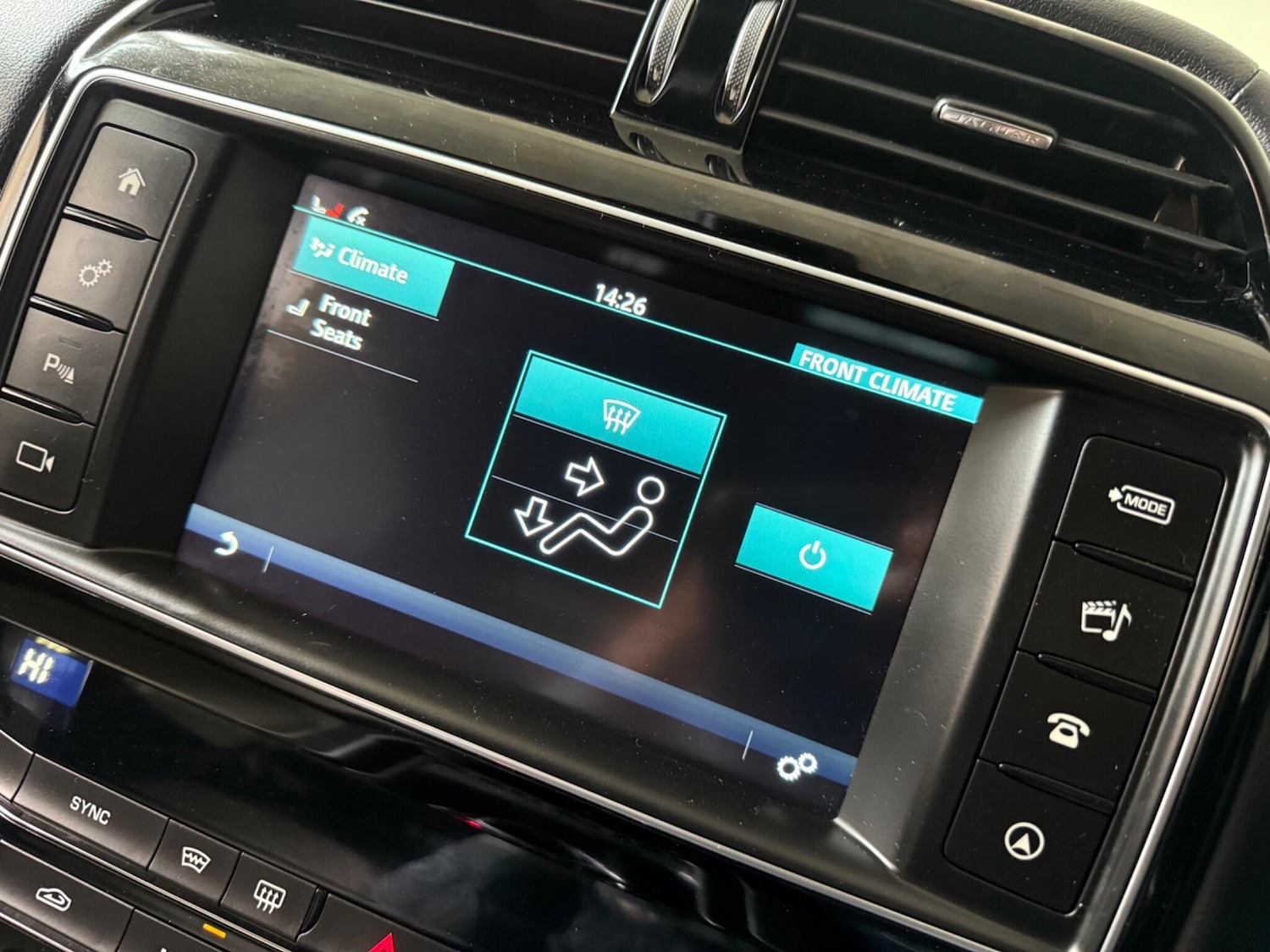 Used Jaguar XE 2016 for sale - 76688885: Photo 46